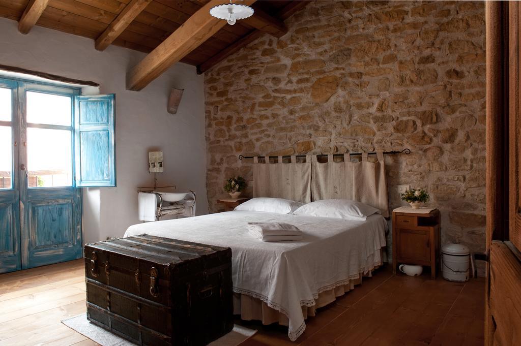 Bed and Breakfast Domu Antiga à Gergei Extérieur photo