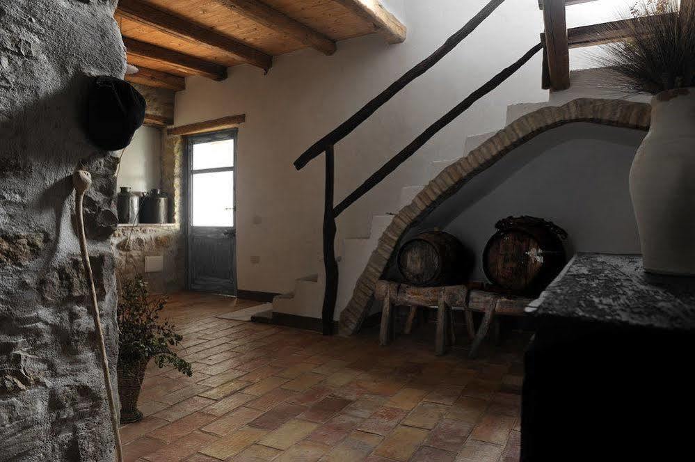 Bed and Breakfast Domu Antiga à Gergei Extérieur photo
